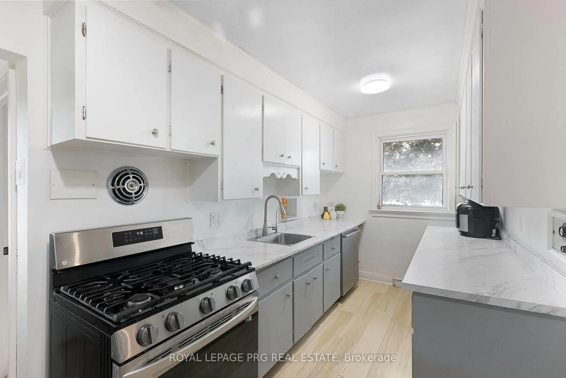 Photo 8 of 107 Weber Street S, Waterloo, Uptown Waterloo — HOMEH