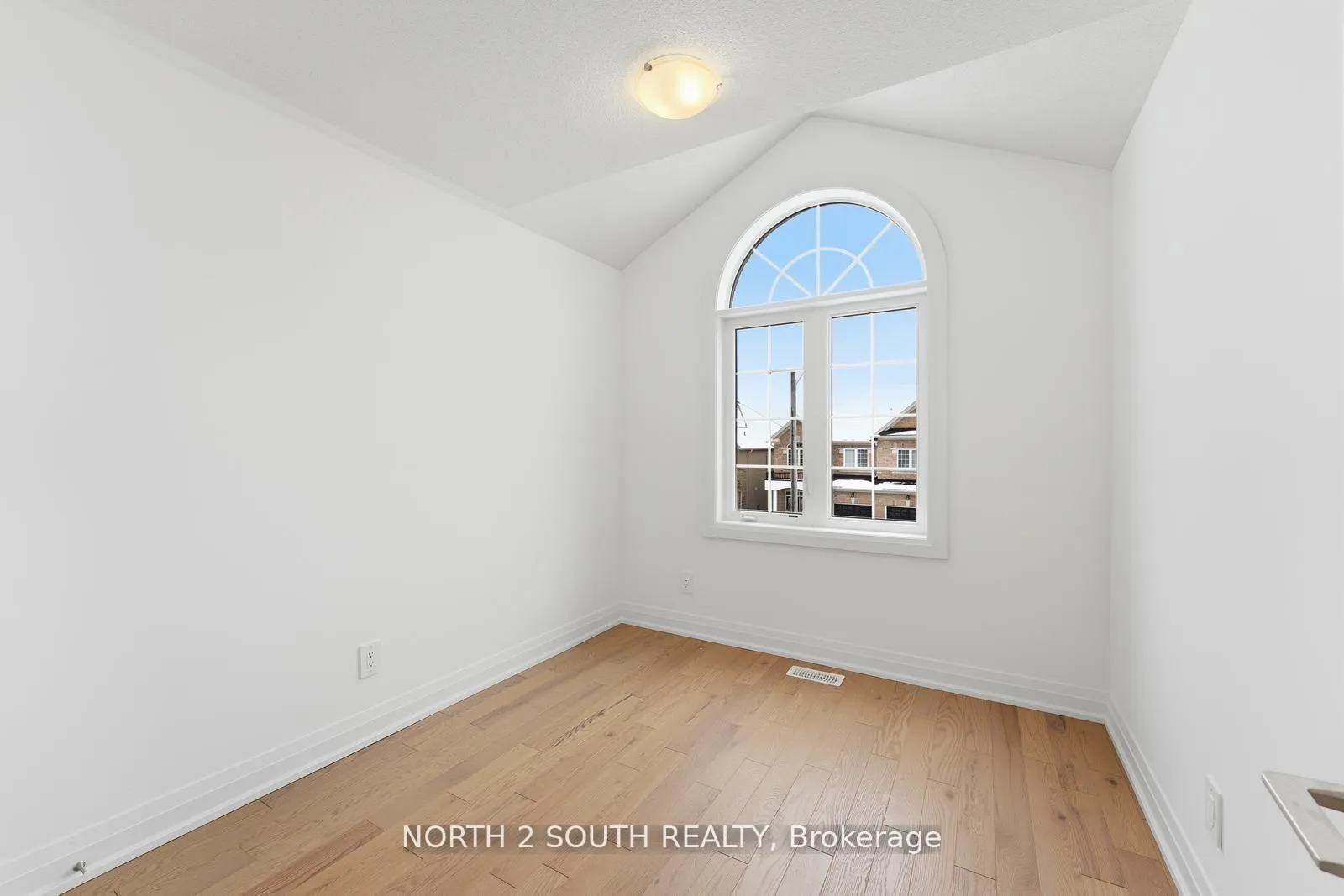 Photo 26 of 30 Virro Court, Vaughan, West Woodbridge — HOMEH