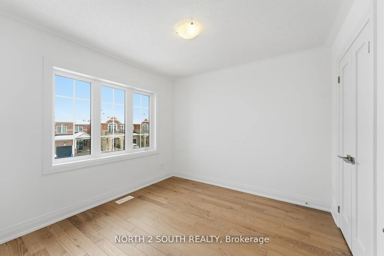 Photo 28 of 30 Virro Court, Vaughan, West Woodbridge — HOMEH