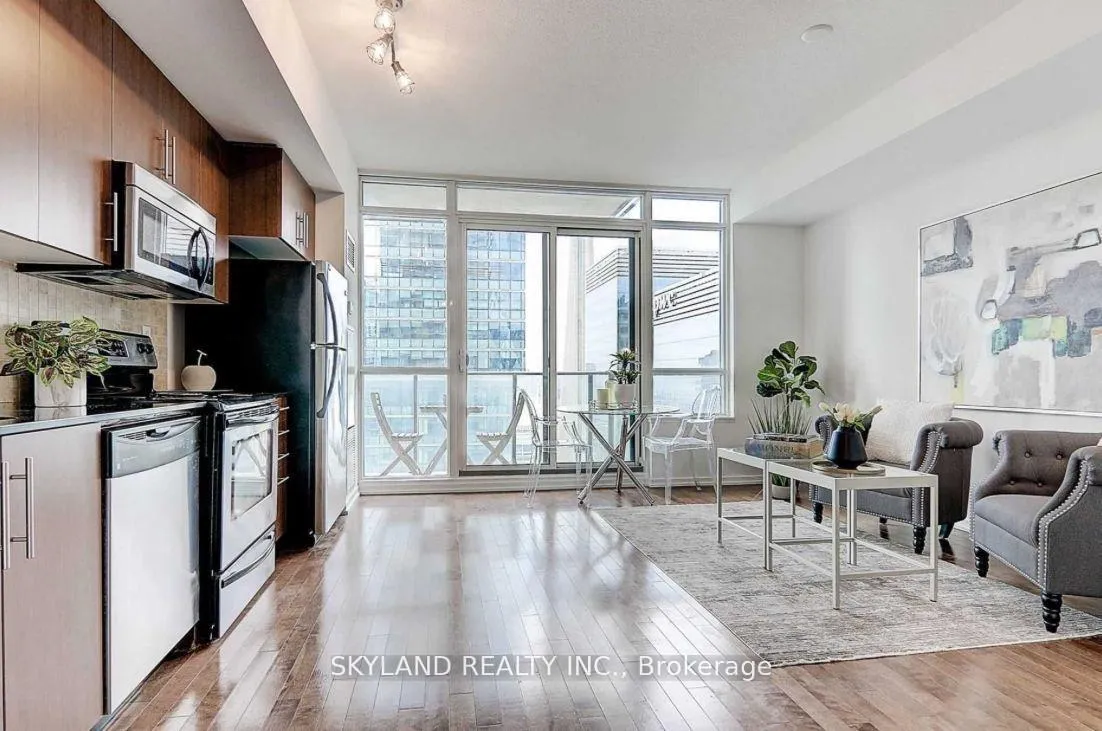 Photo 4 of Unit 3004, 65 Bremner Boulevard, Toronto, Waterfront Communities — HOMEH