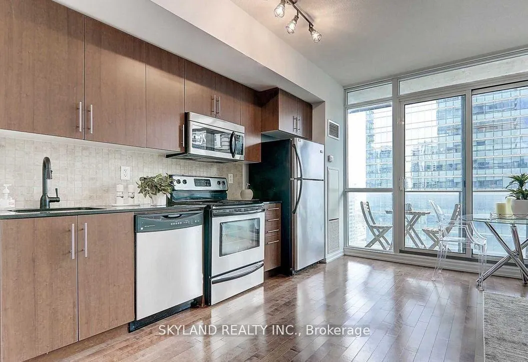 Photo 5 of Unit 3004, 65 Bremner Boulevard, Toronto, Waterfront Communities — HOMEH