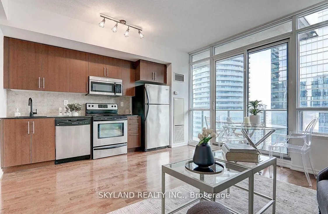 Photo 6 of Unit 3004, 65 Bremner Boulevard, Toronto, Waterfront Communities — HOMEH