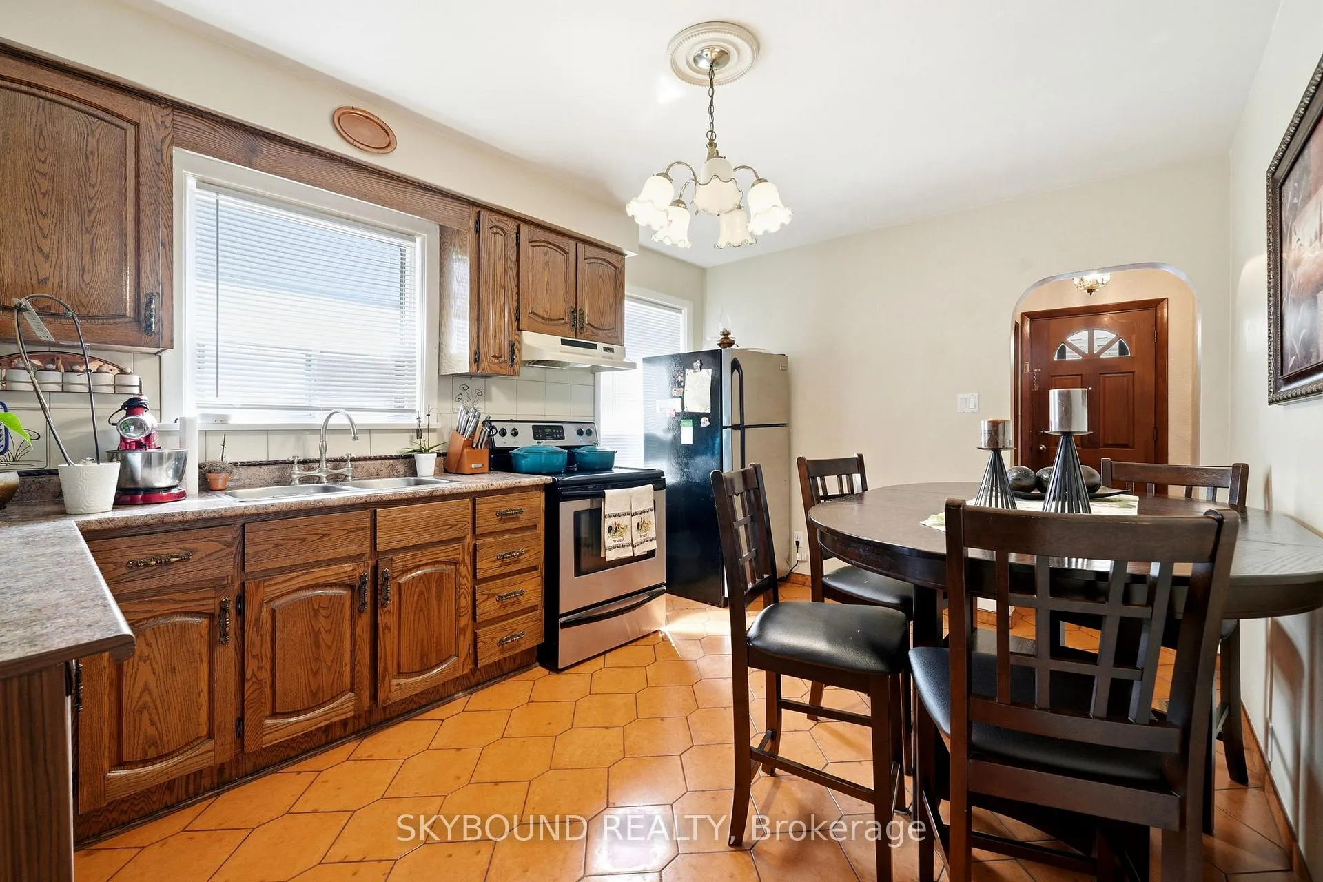 Photo 3 of 90 Ypres Road, Toronto, Keelesdale-Eglinton West — HOMEH