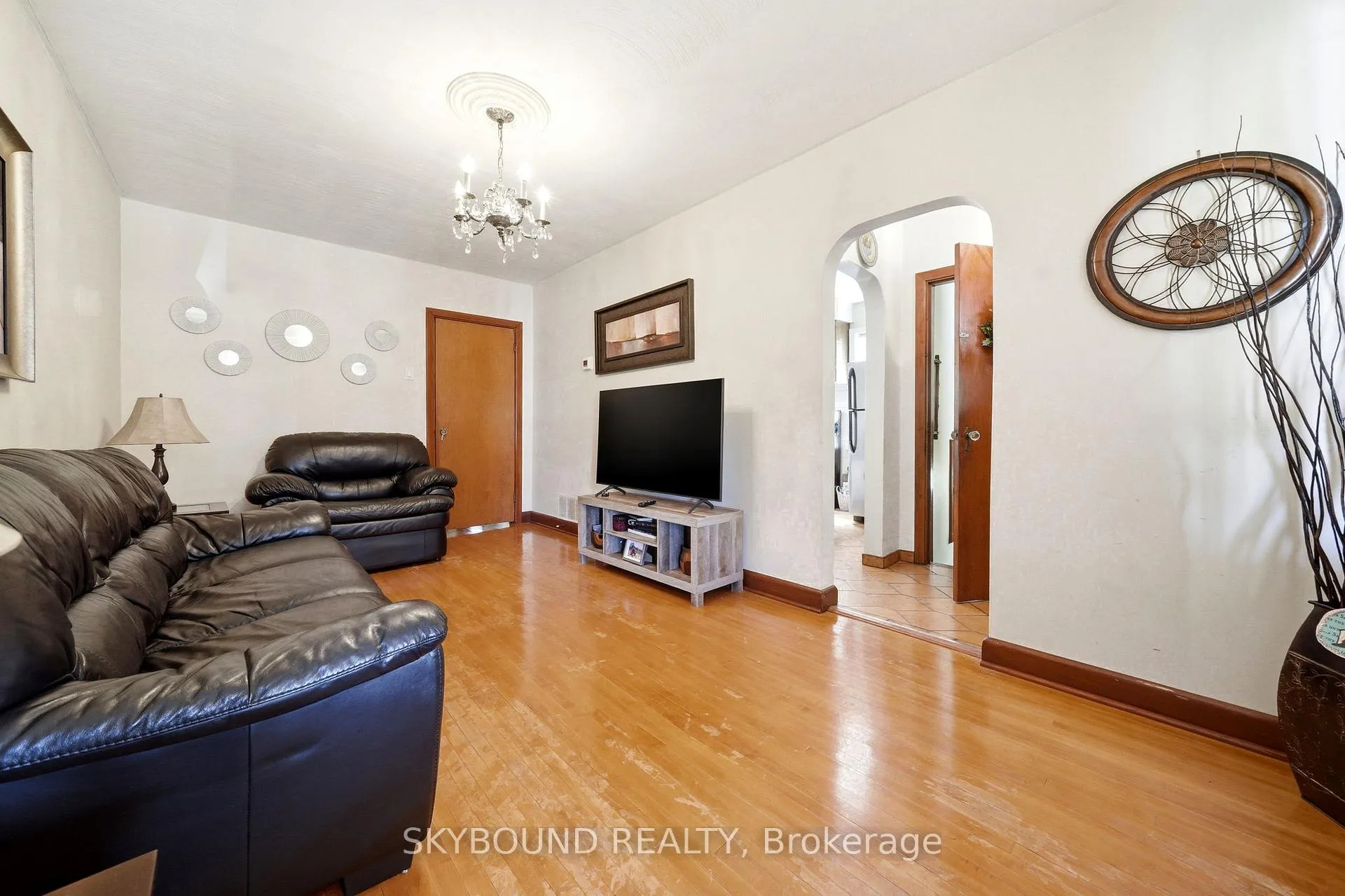 Photo 6 of 90 Ypres Road, Toronto, Keelesdale-Eglinton West — HOMEH