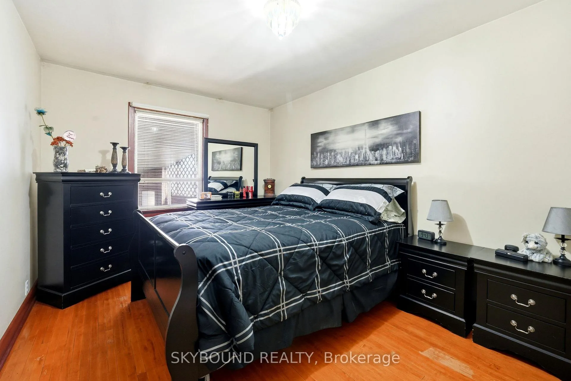Photo 7 of 90 Ypres Road, Toronto, Keelesdale-Eglinton West — HOMEH
