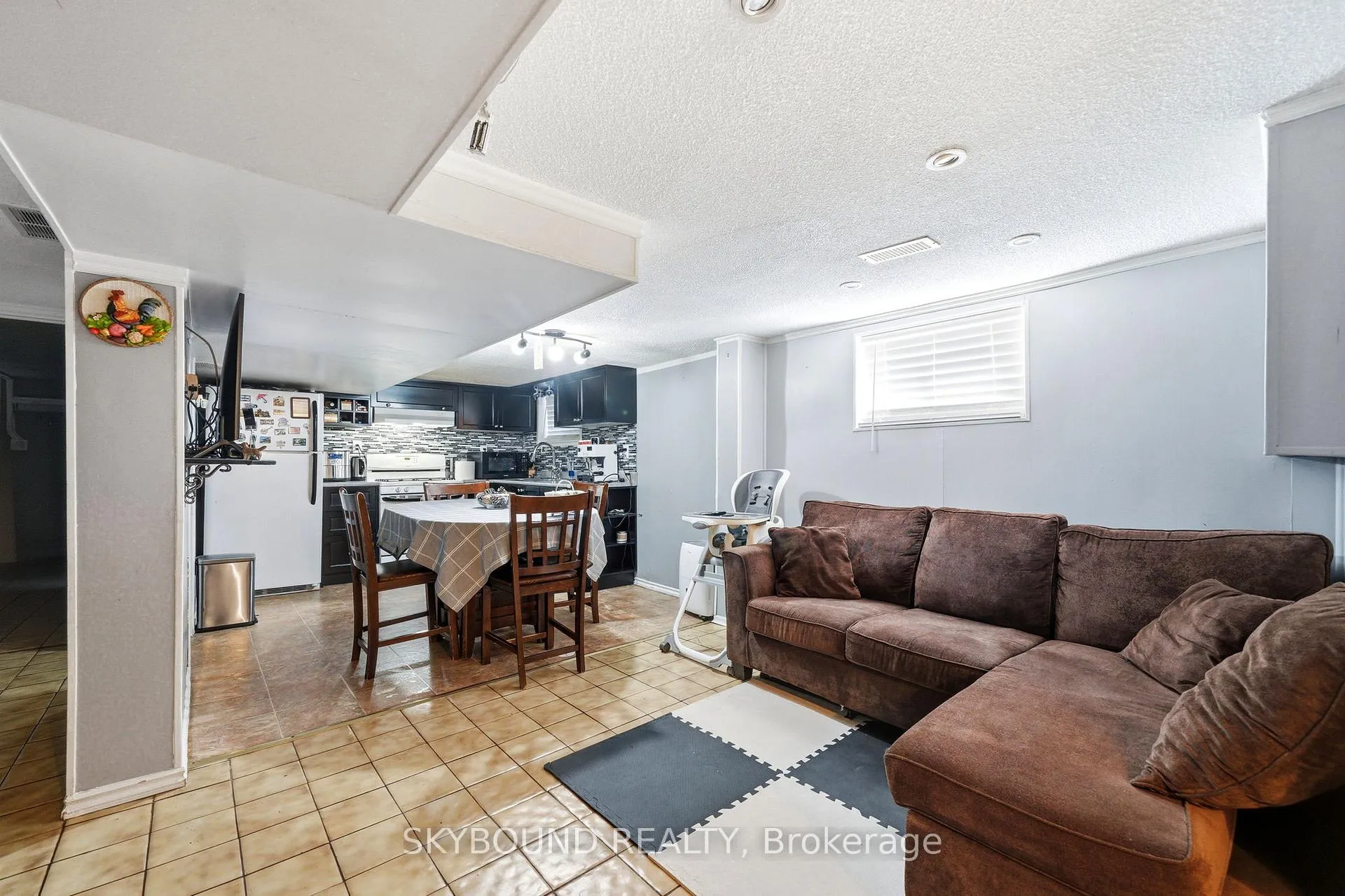 Photo 11 of 90 Ypres Road, Toronto, Keelesdale-Eglinton West — HOMEH
