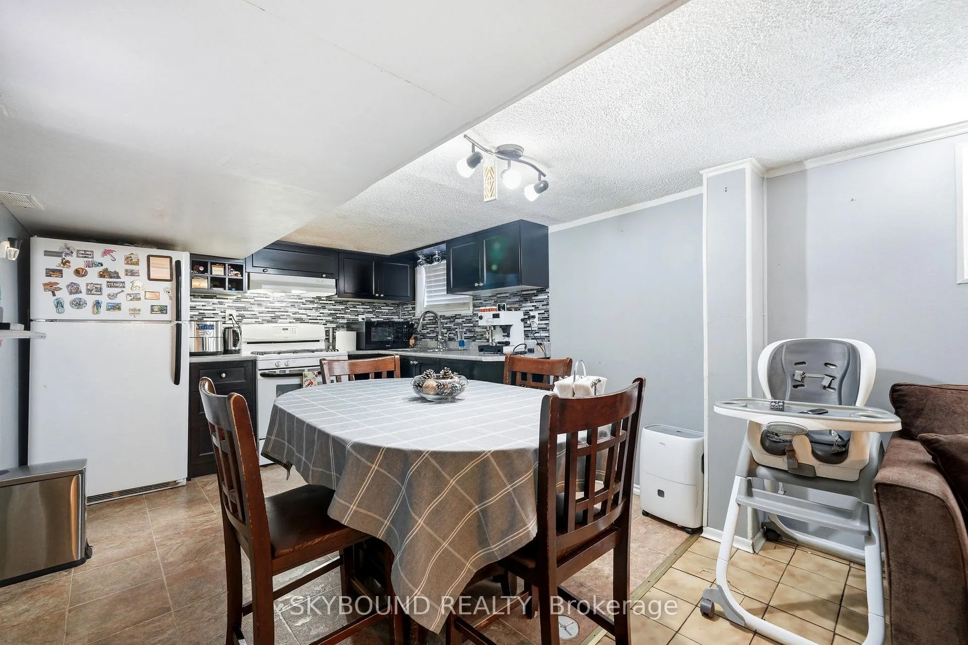 Photo 12 of 90 Ypres Road, Toronto, Keelesdale-Eglinton West — HOMEH
