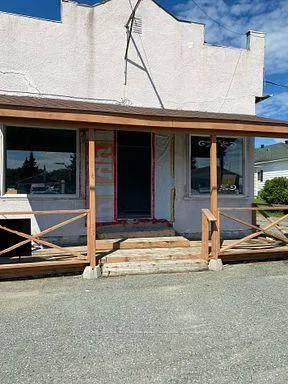Front of 658 Gleason Avenue
