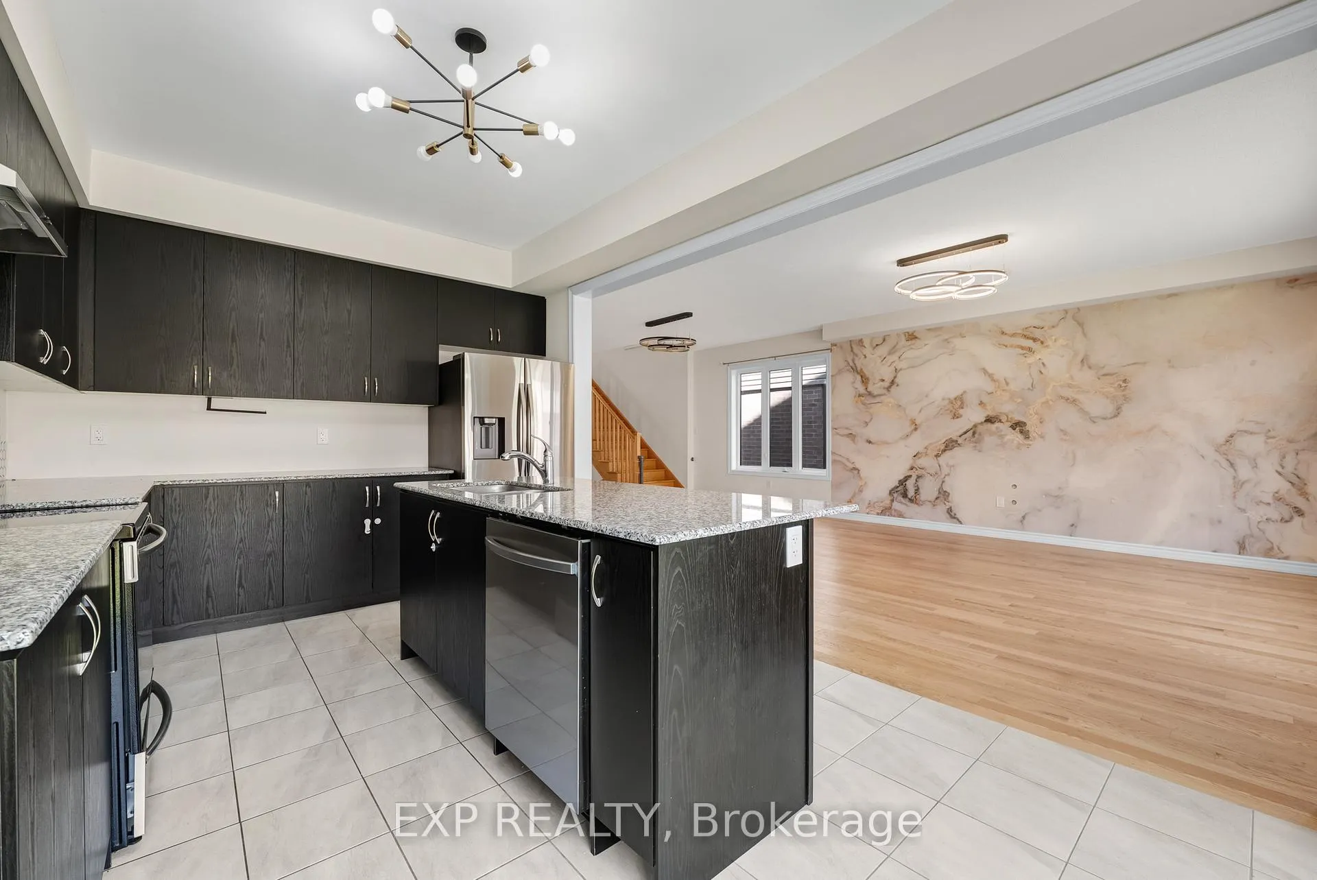 Photo 12 of 108 Durham Avenue, Barrie, Rural Barrie Southeast — HOMEH