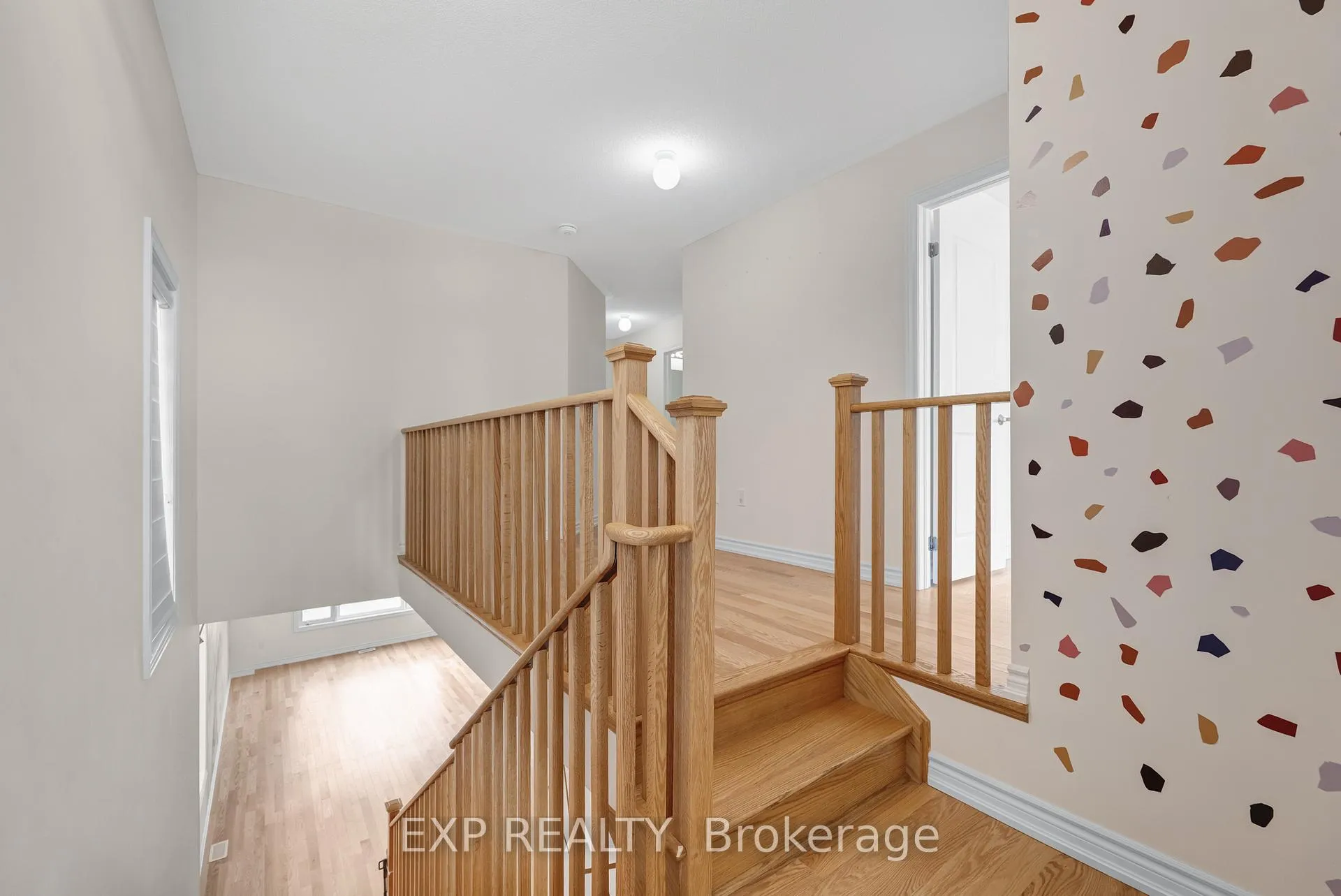 Photo 18 of 108 Durham Avenue, Barrie, Rural Barrie Southeast — HOMEH