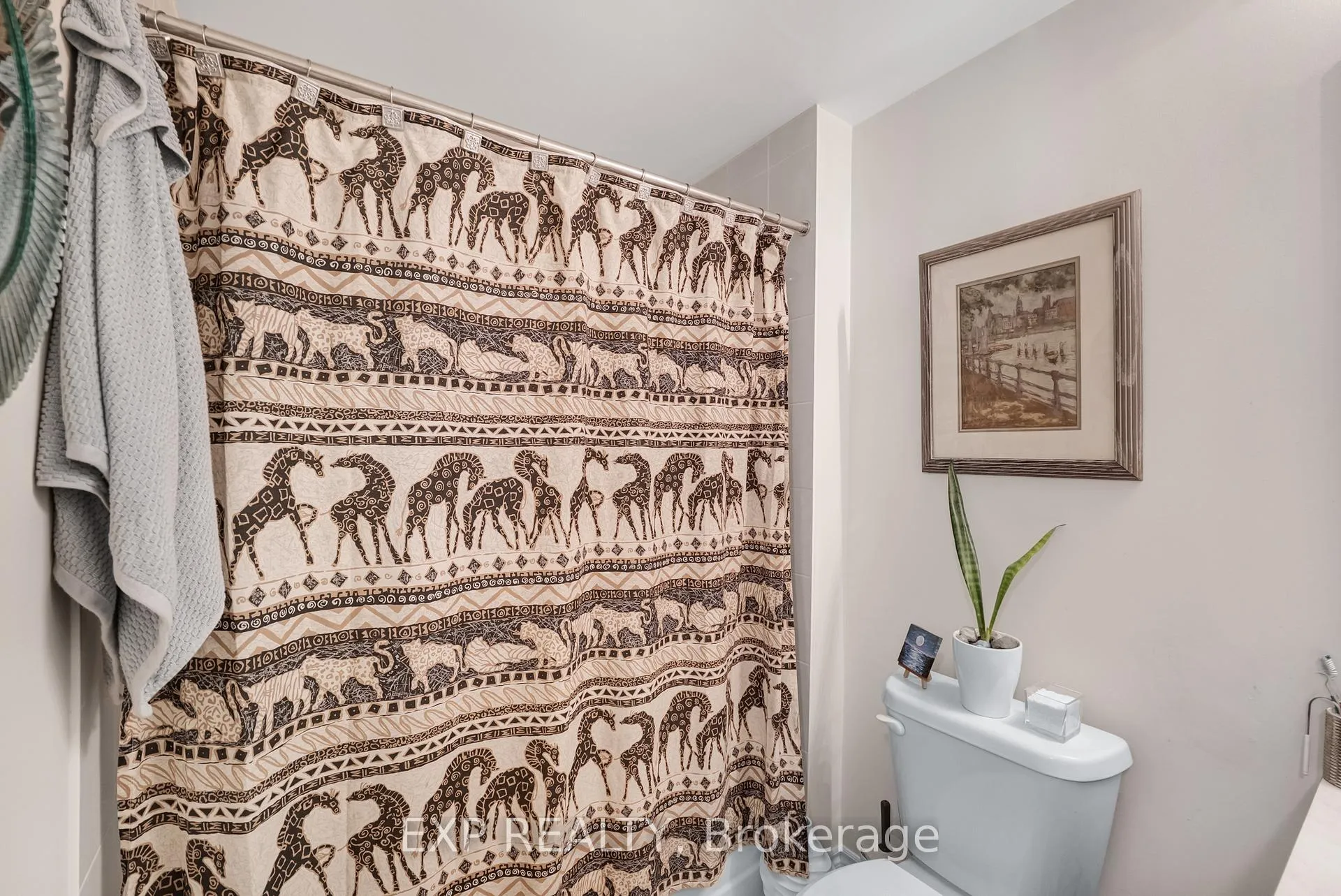 Photo 41 of 108 Durham Avenue, Barrie, Rural Barrie Southeast — HOMEH