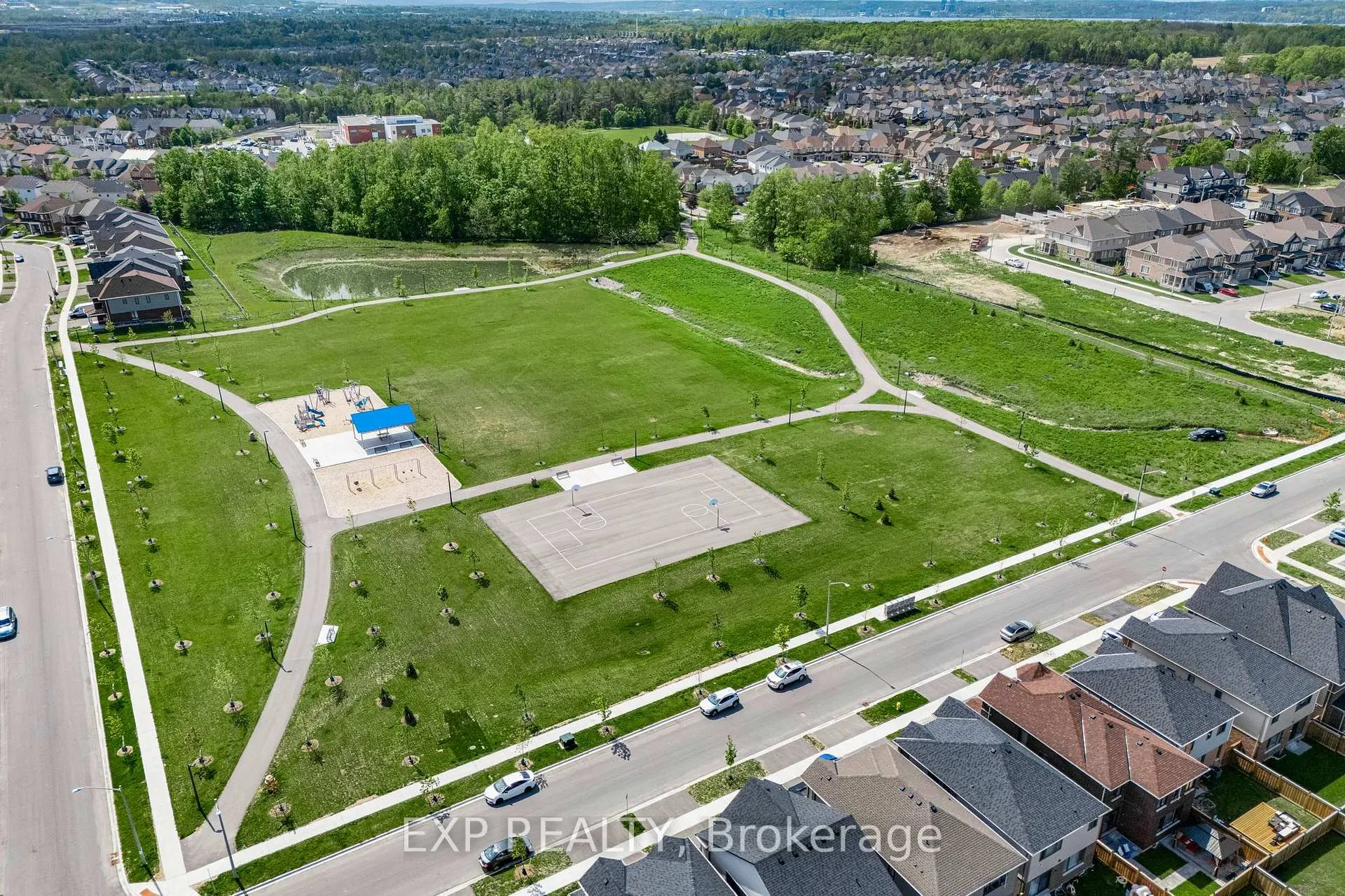 Photo 44 of 108 Durham Avenue, Barrie, Rural Barrie Southeast — HOMEH