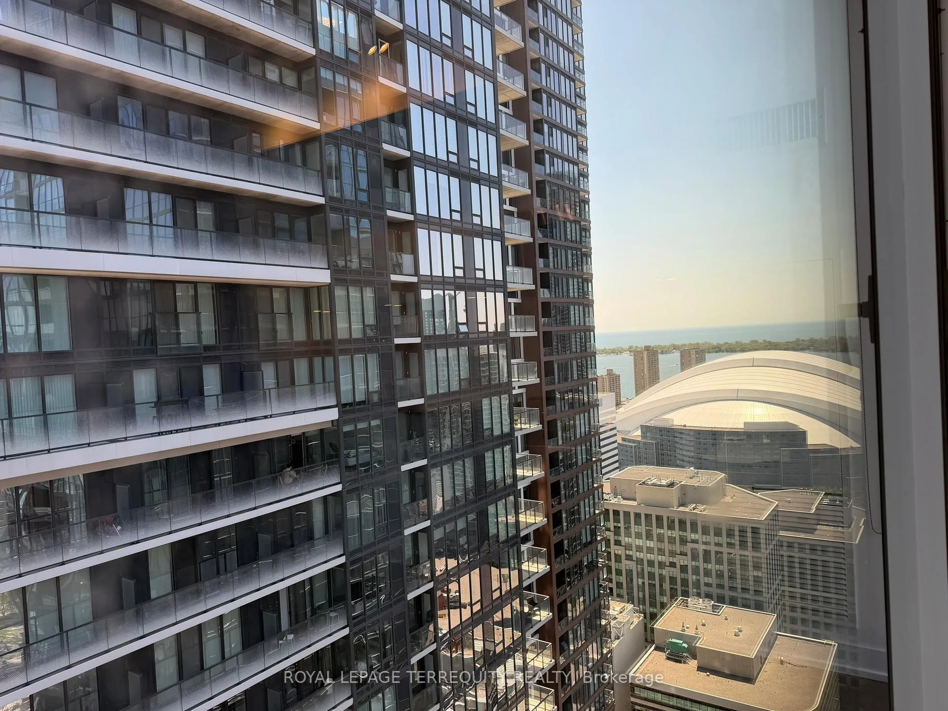 Photo 8 of Unit 3307, 357 King Street W, Toronto, Waterfront Communities — HOMEH