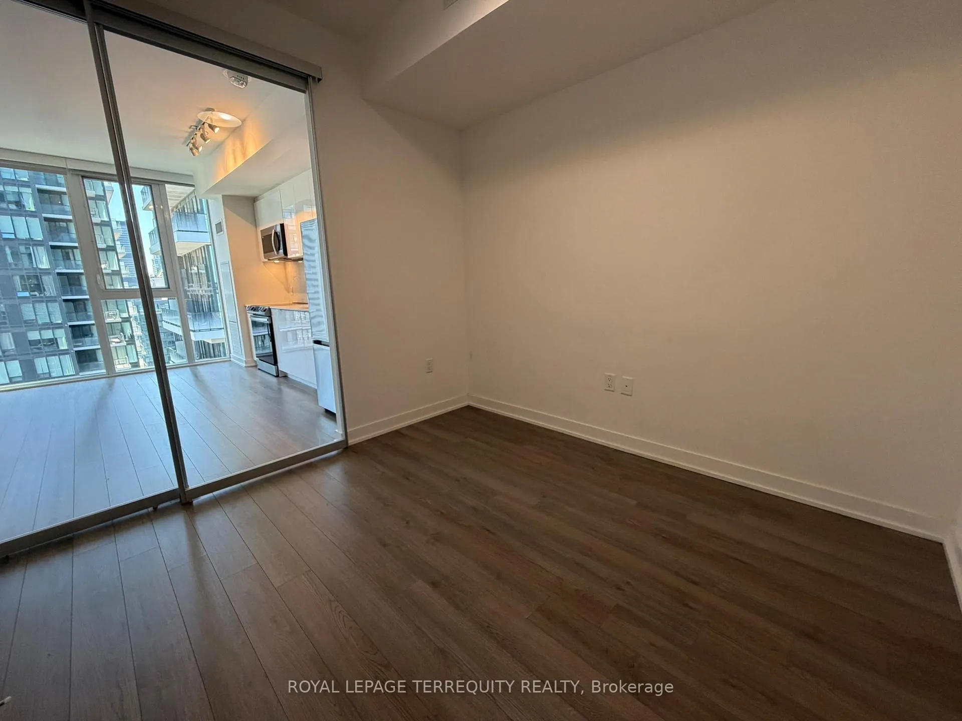 Photo 10 of Unit 3307, 357 King Street W, Toronto, Waterfront Communities — HOMEH