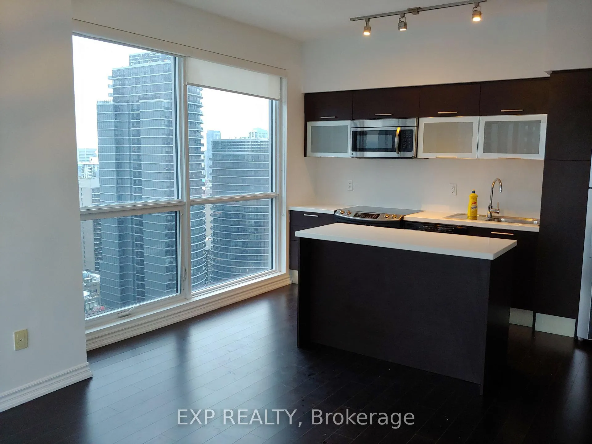 Photo 5 of Unit 3115, 386 Yonge Street, Toronto, Bay Street Corridor — HOMEH