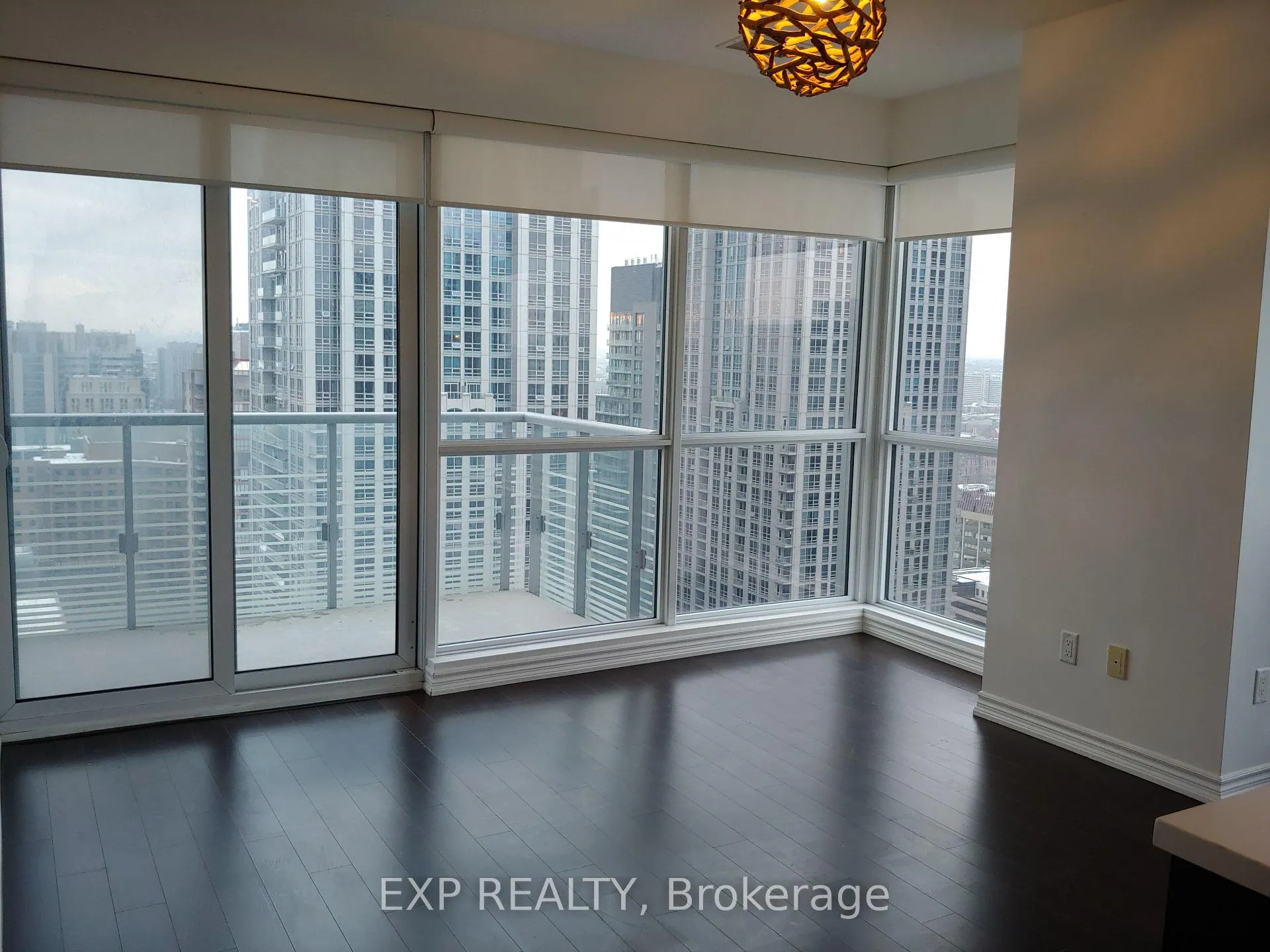 Photo 7 of Unit 3115, 386 Yonge Street, Toronto, Bay Street Corridor — HOMEH