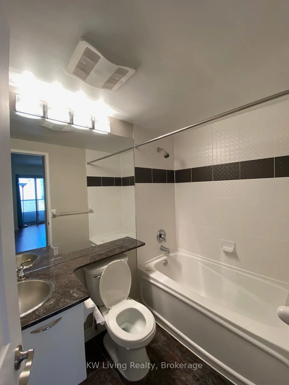Photo 4 of Unit 1207, 55 Bloor Street E, Toronto, Church-Yonge Corridor — HOMEH