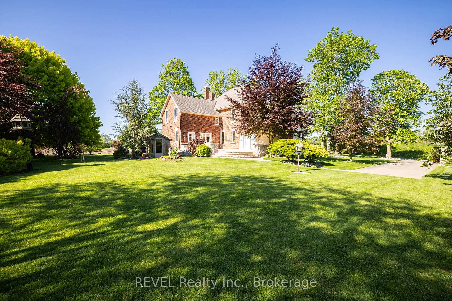 Photo 2 of 458 Chippawa Road, Port Colborne, Bethel — HOMEH