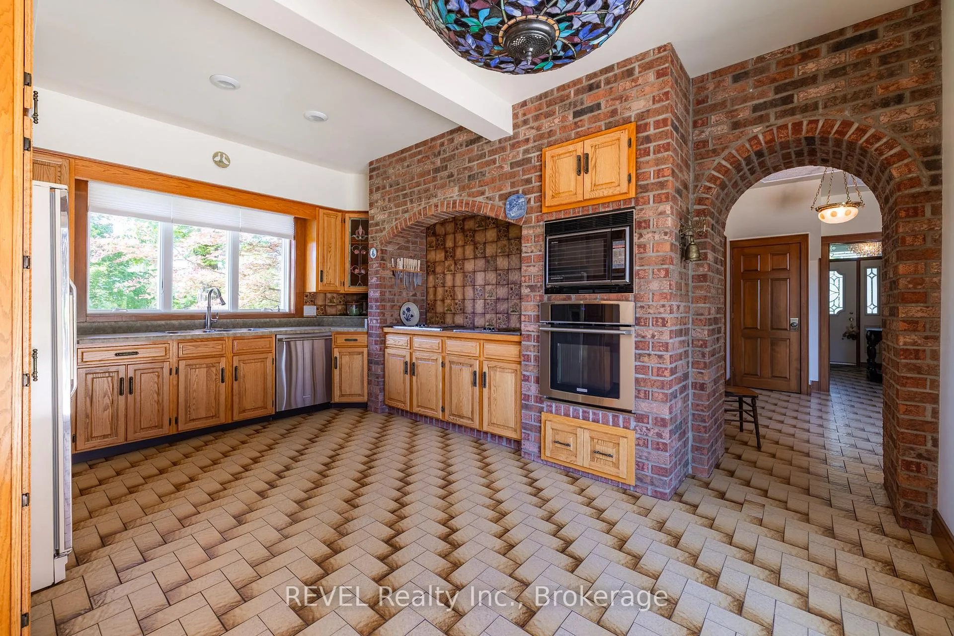 Photo 10 of 458 Chippawa Road, Port Colborne, Bethel — HOMEH