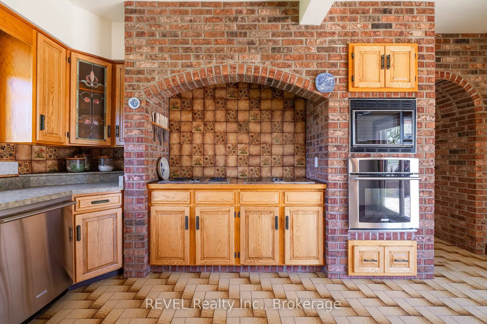 Photo 12 of 458 Chippawa Road, Port Colborne, Bethel — HOMEH