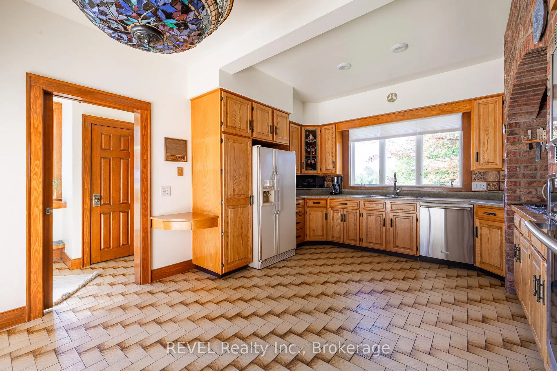 Photo 13 of 458 Chippawa Road, Port Colborne, Bethel — HOMEH