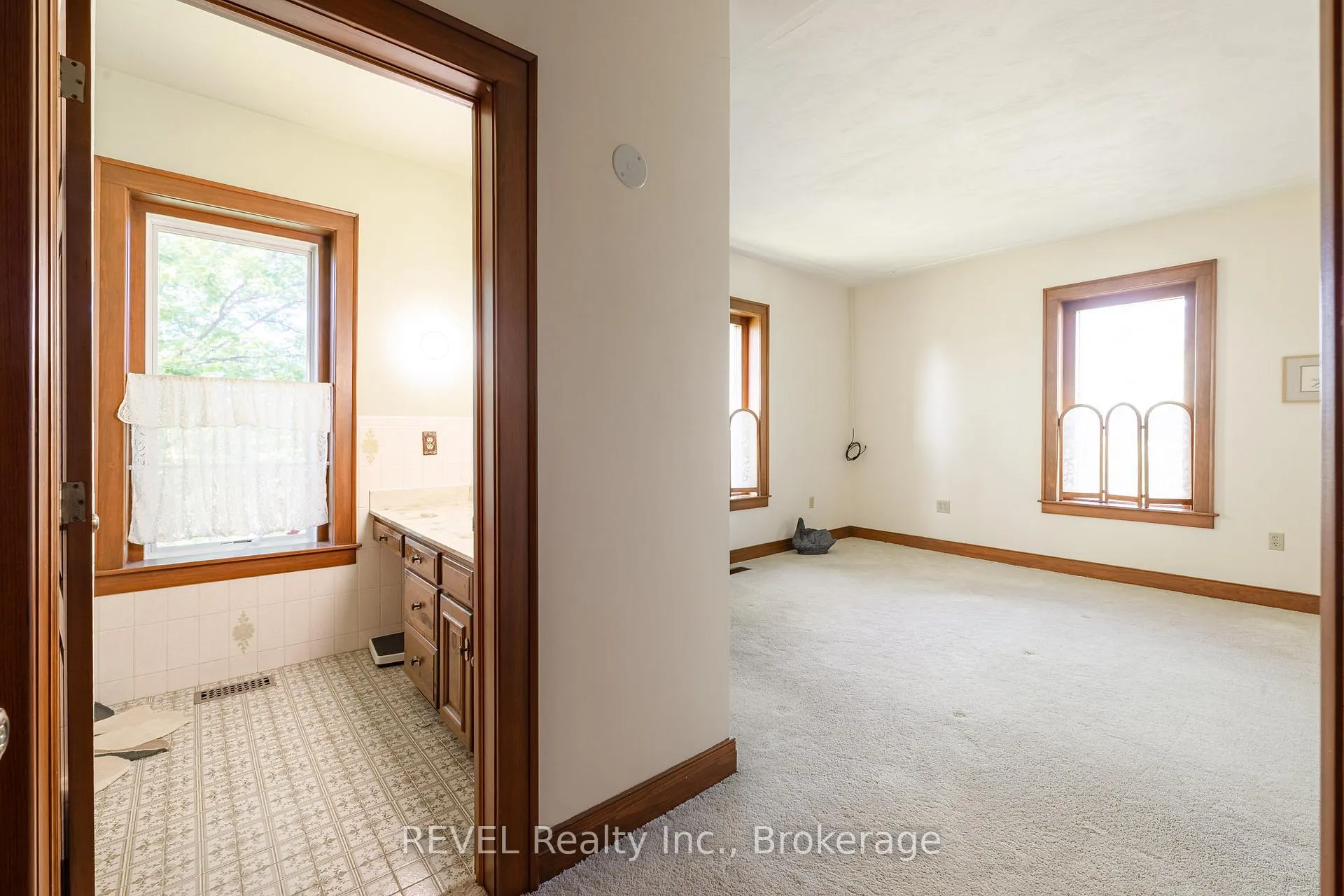 Photo 22 of 458 Chippawa Road, Port Colborne, Bethel — HOMEH