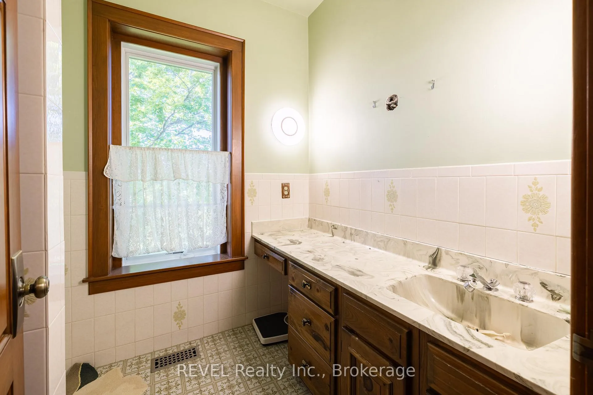 Photo 25 of 458 Chippawa Road, Port Colborne, Bethel — HOMEH