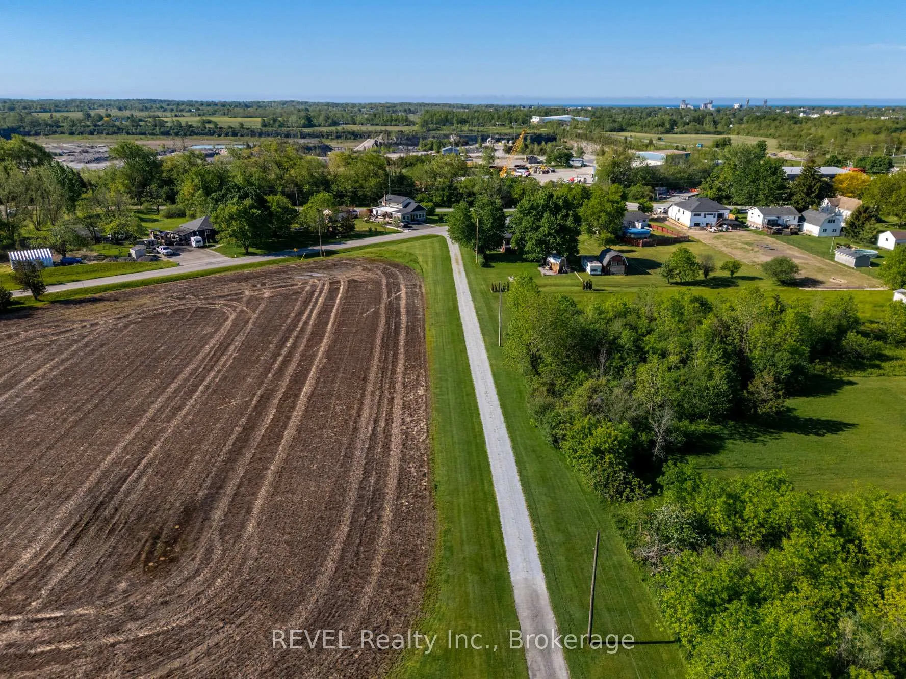 Photo 32 of 458 Chippawa Road, Port Colborne, Bethel — HOMEH