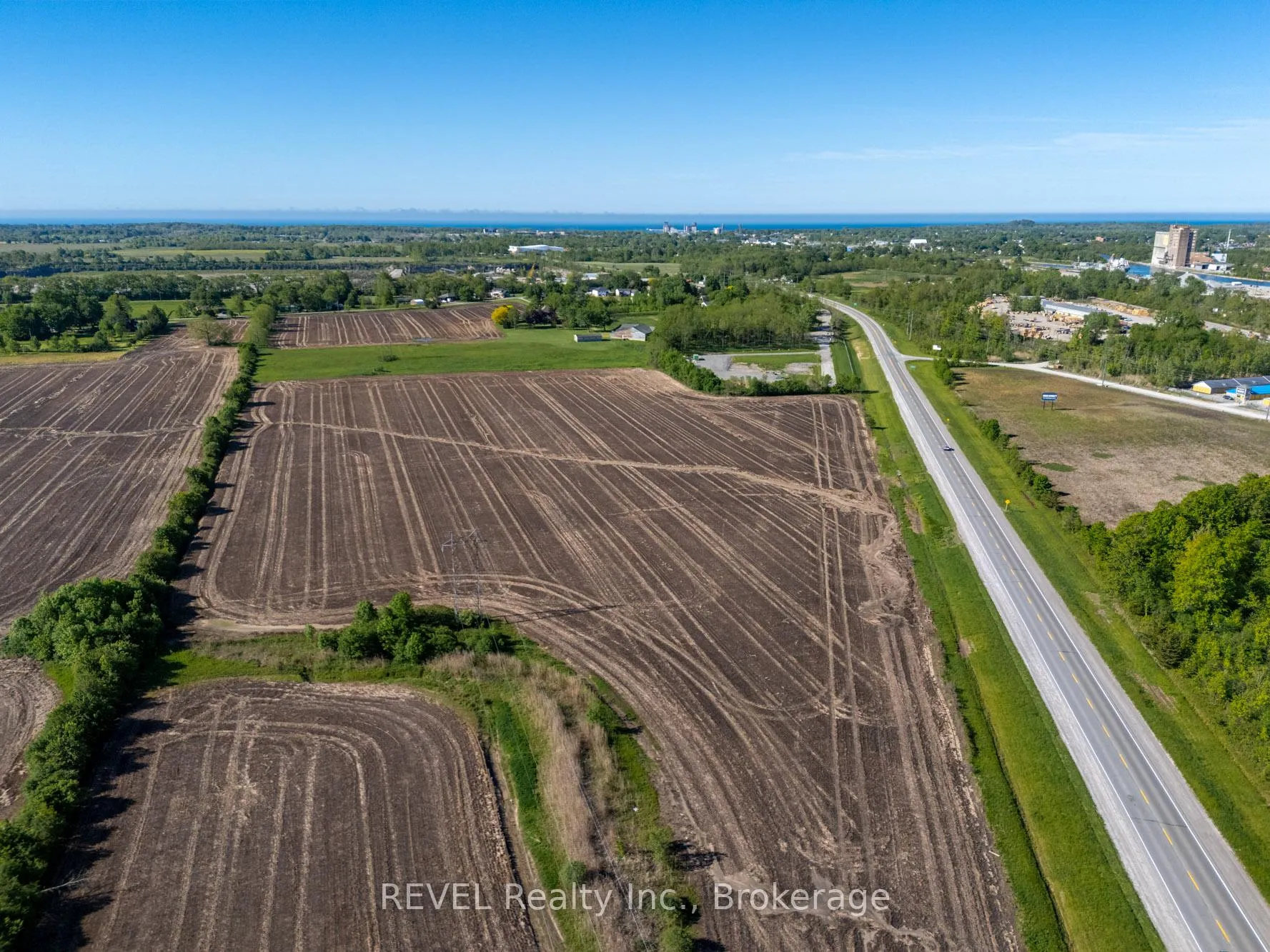 Photo 34 of 458 Chippawa Road, Port Colborne, Bethel — HOMEH