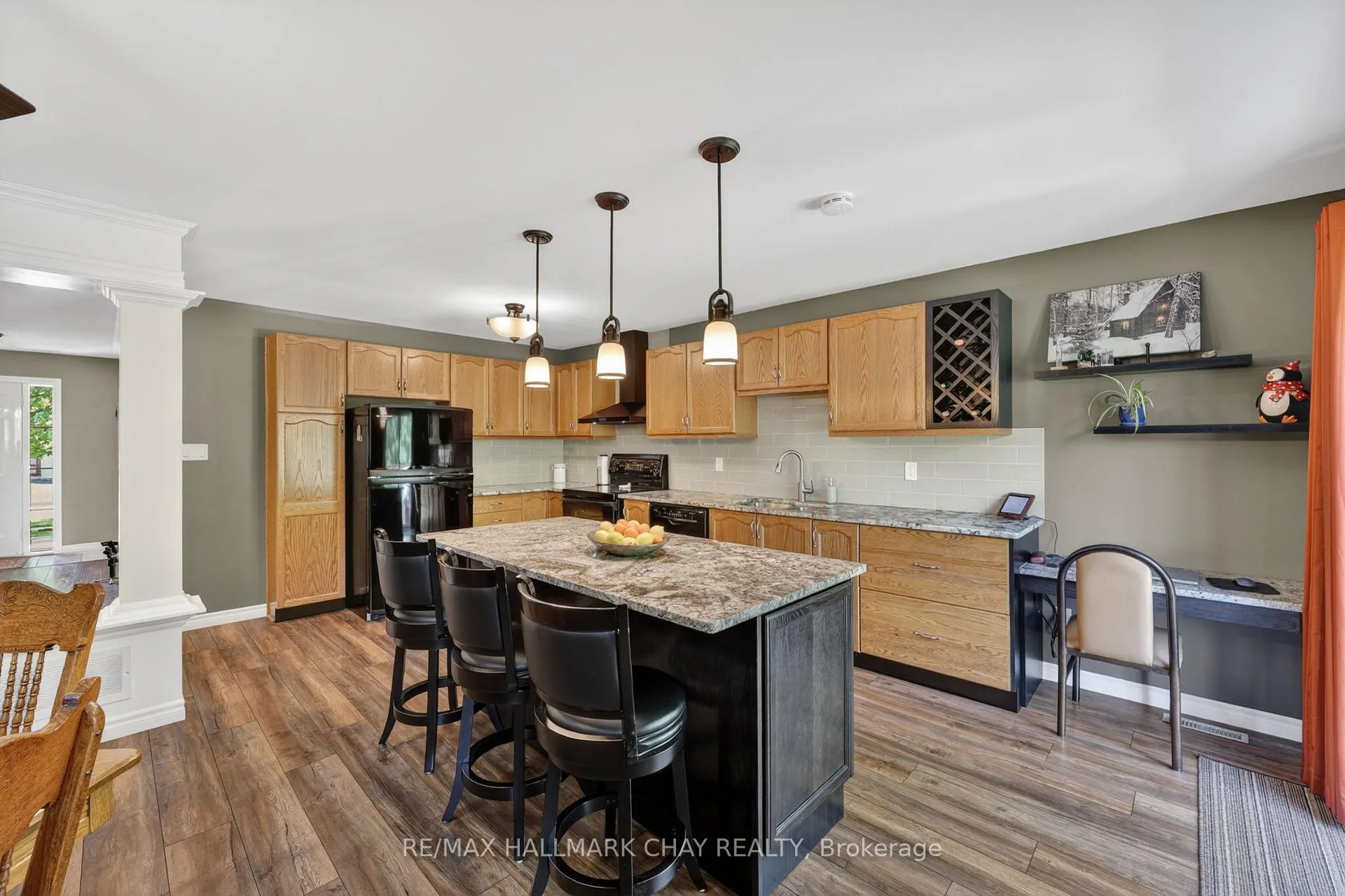 Photo 13 of 143 Emms Drive, Barrie, Holly — HOMEH