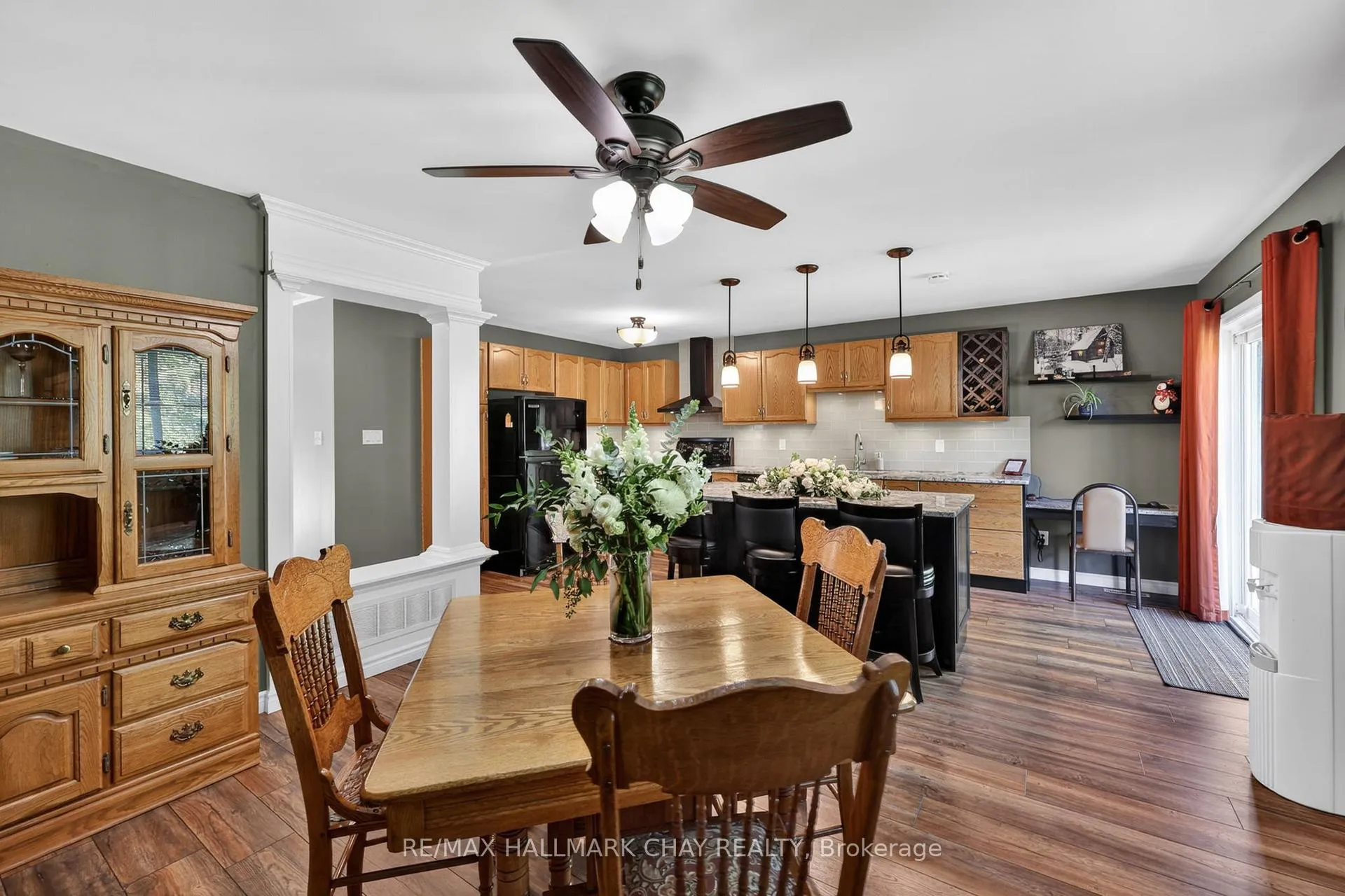 Photo 15 of 143 Emms Drive, Barrie, Holly — HOMEH