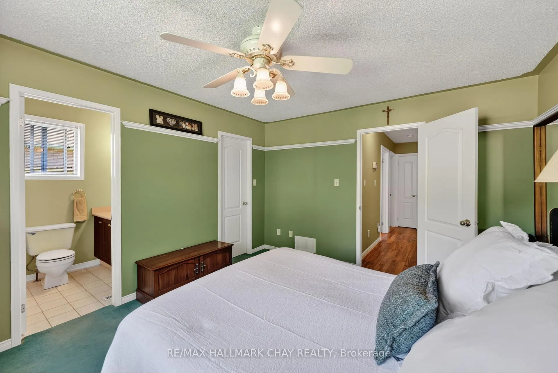 Photo 20 of 143 Emms Drive, Barrie, Holly — HOMEH
