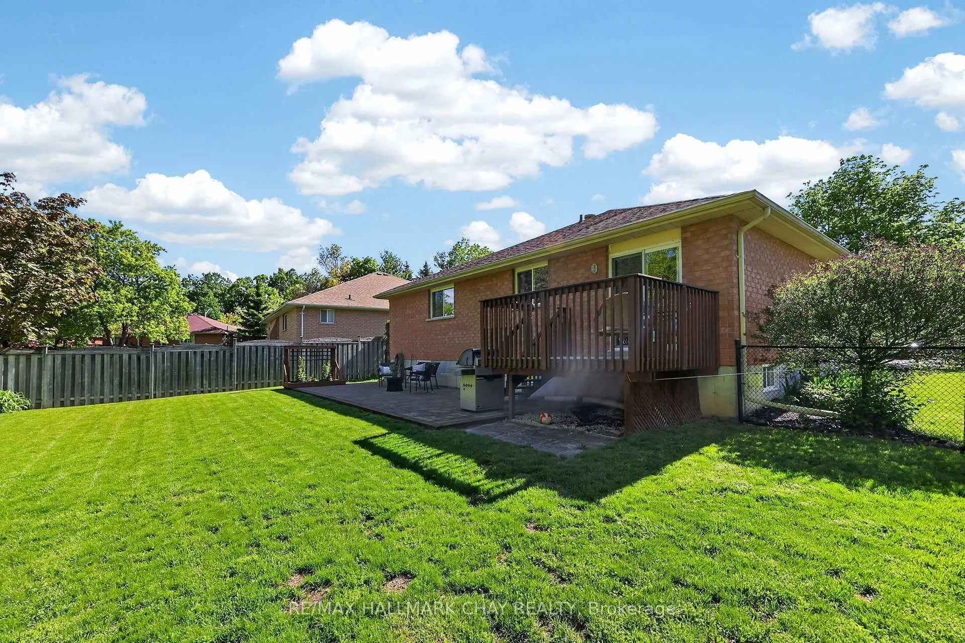 Photo 33 of 143 Emms Drive, Barrie, Holly — HOMEH