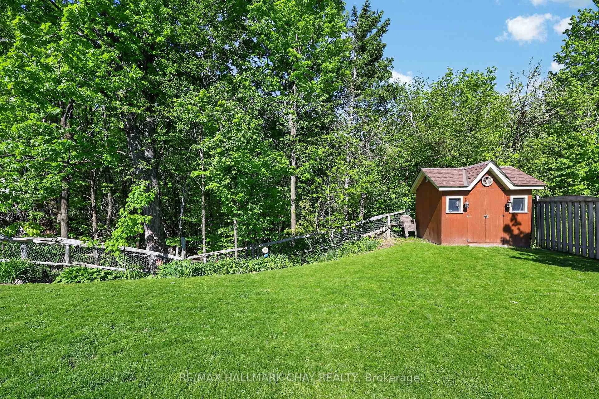 Photo 36 of 143 Emms Drive, Barrie, Holly — HOMEH