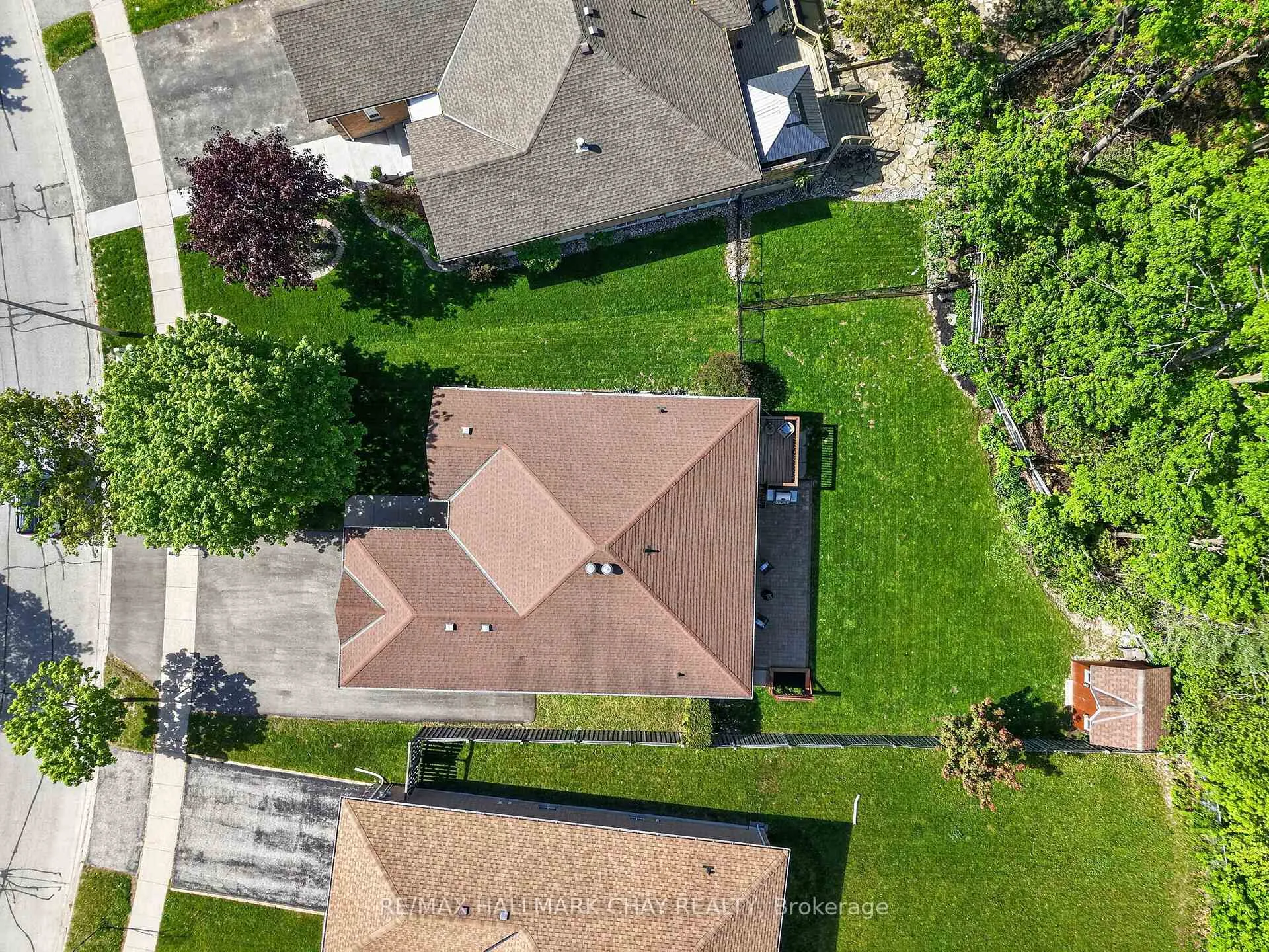 Photo 39 of 143 Emms Drive, Barrie, Holly — HOMEH
