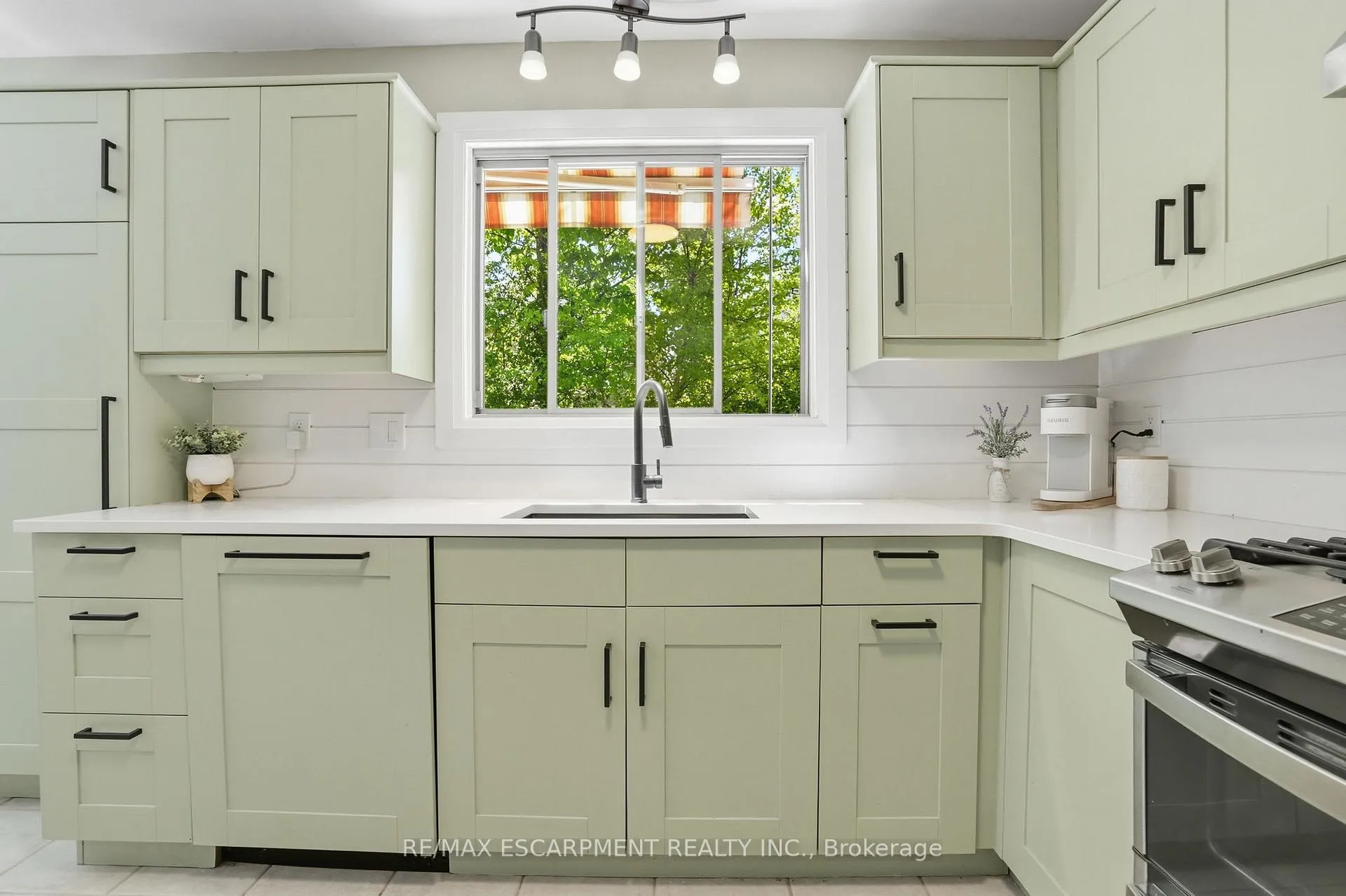Photo 16 of 1300 Silvan Forest Drive, Burlington, Tansley — HOMEH