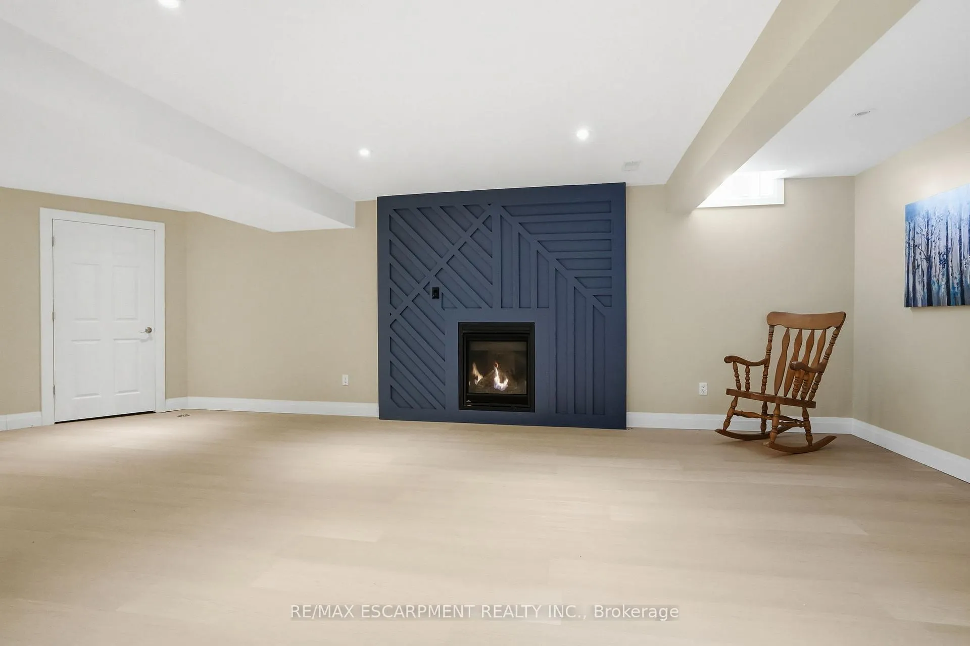 Photo 28 of 1300 Silvan Forest Drive, Burlington, Tansley — HOMEH