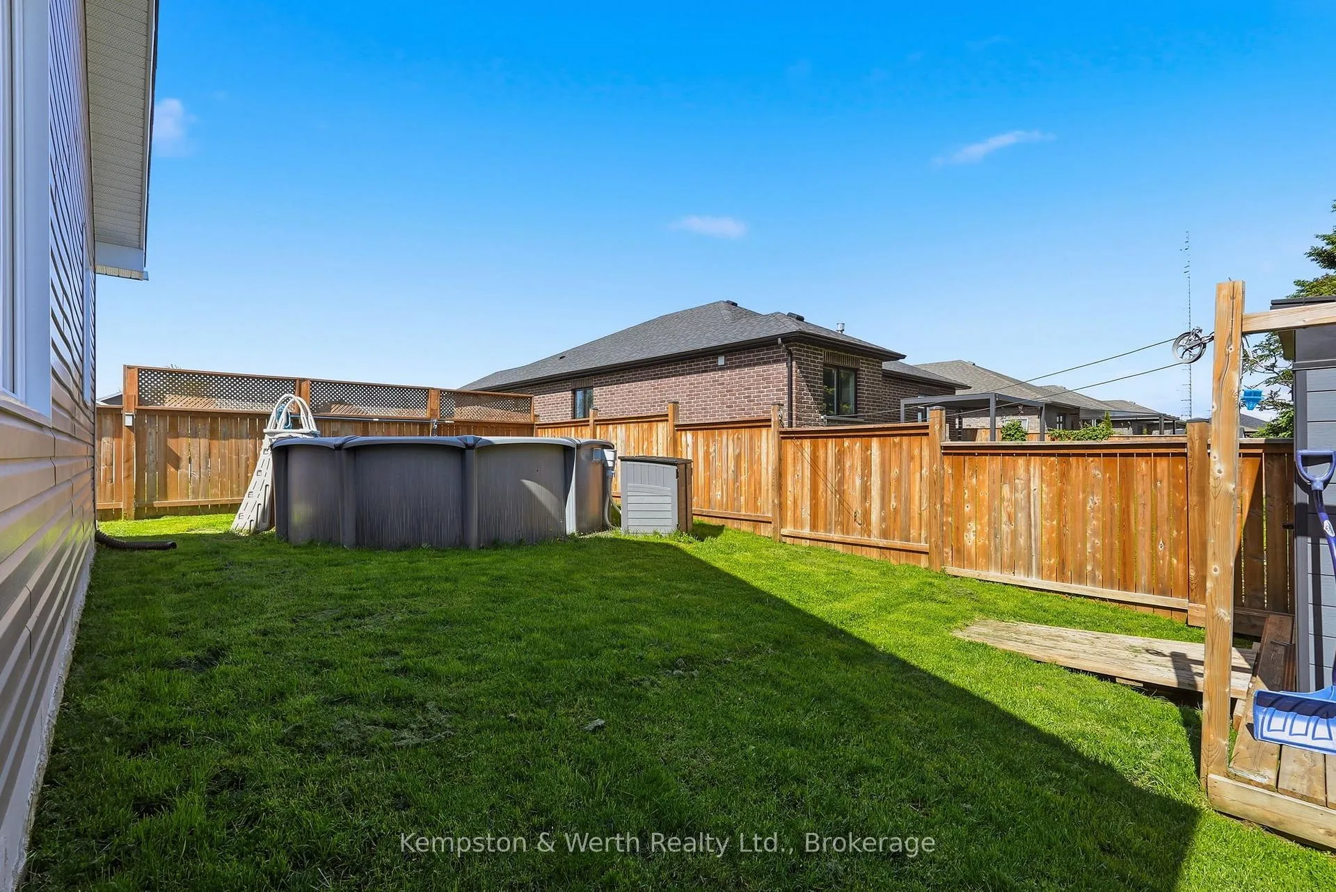 Photo 39 of 645 Davidson Avenue S, North Perth, Listowel — HOMEH