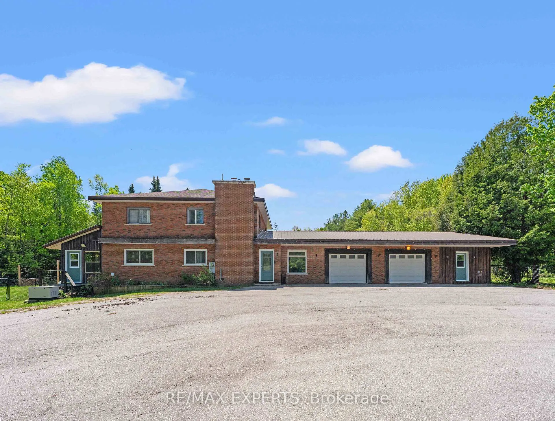 Photo 2 of 2916 Hwy 118e, Bracebridge, Oakley — HOMEH