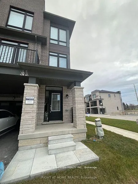 Front of 7 Griffith Street W