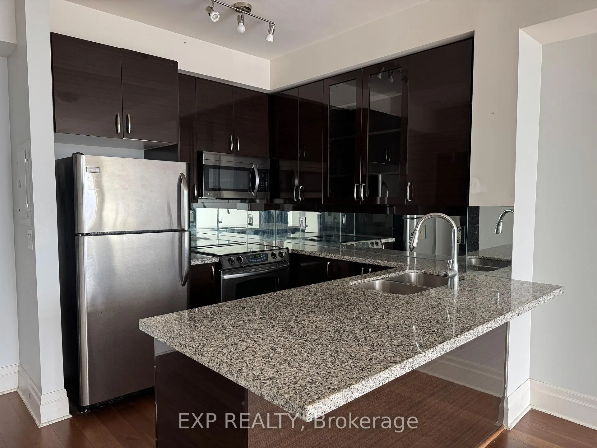 Photo 2 of Unit 1001, 151 Upper Duke Crescent, Markham, Unionville — HOMEH
