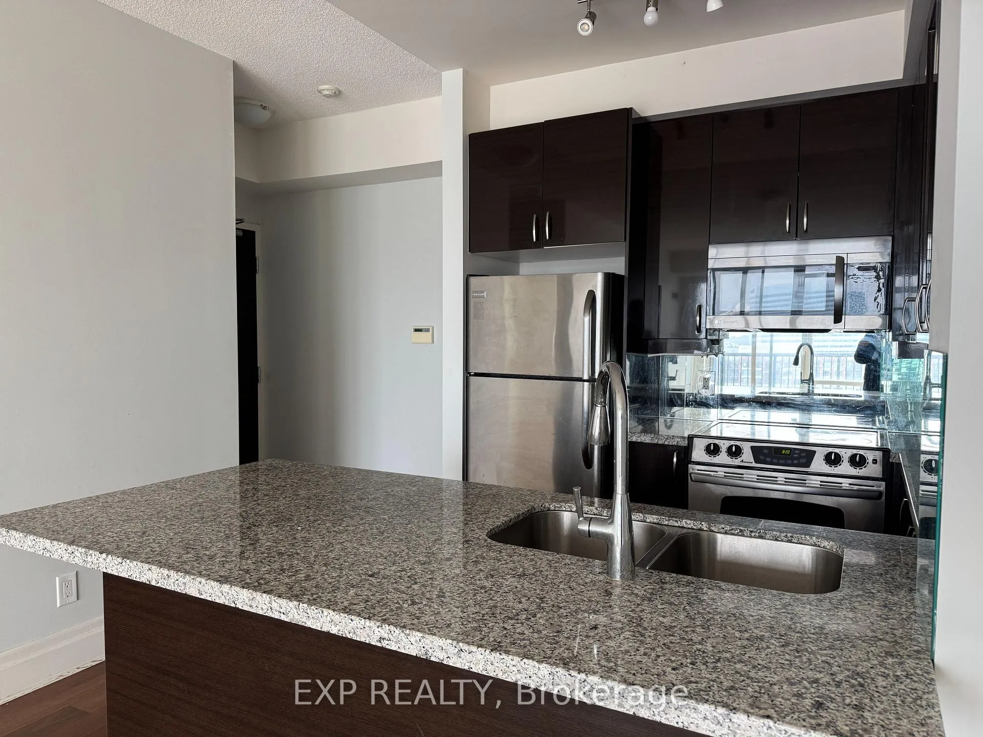 Photo 3 of Unit 1001, 151 Upper Duke Crescent, Markham, Unionville — HOMEH