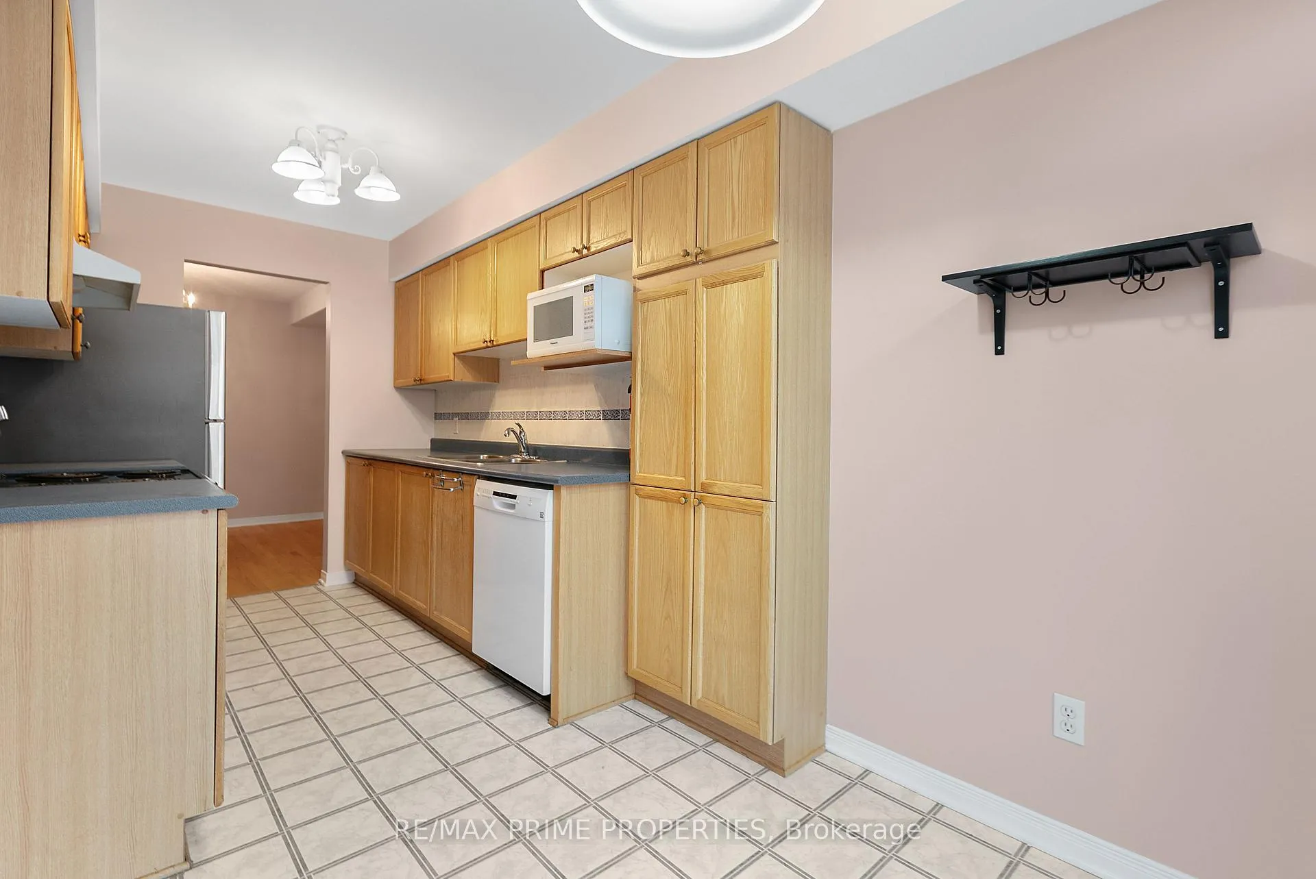 Photo 9 of Unit 7, 211 Station Boulevard, Ottawa, Riverview Park — HOMEH