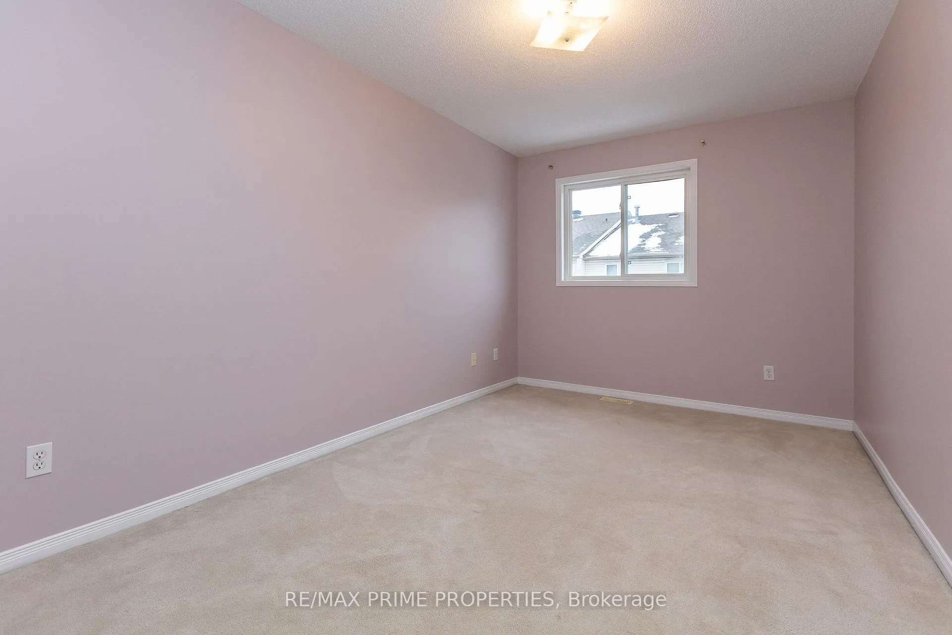 Photo 19 of Unit 7, 211 Station Boulevard, Ottawa, Riverview Park — HOMEH