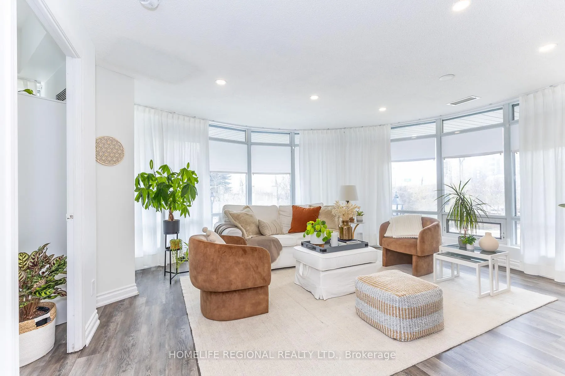 Photo 8 of Unit 204, 15 Windermere Avenue, Toronto, High Park-Swansea — HOMEH