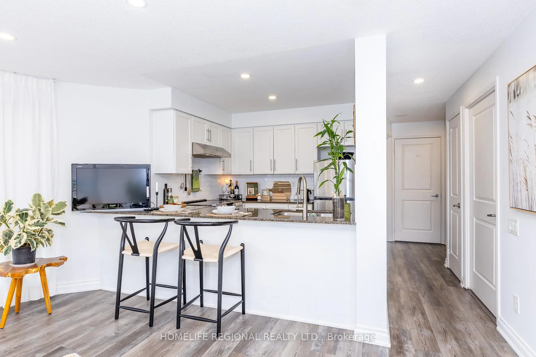 Photo 18 of Unit 204, 15 Windermere Avenue, Toronto, High Park-Swansea — HOMEH