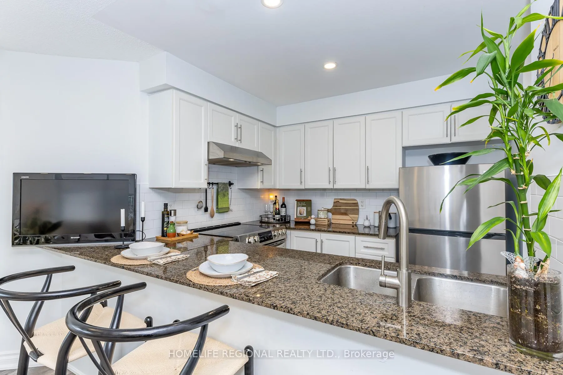 Photo 23 of Unit 204, 15 Windermere Avenue, Toronto, High Park-Swansea — HOMEH