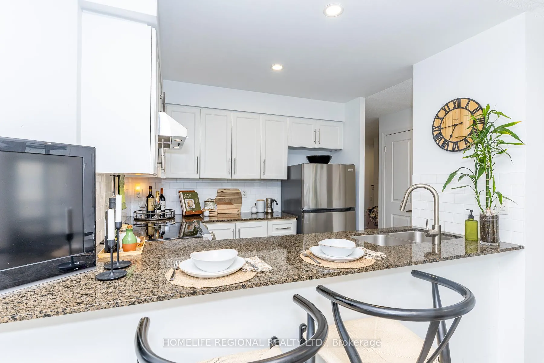 Photo 24 of Unit 204, 15 Windermere Avenue, Toronto, High Park-Swansea — HOMEH