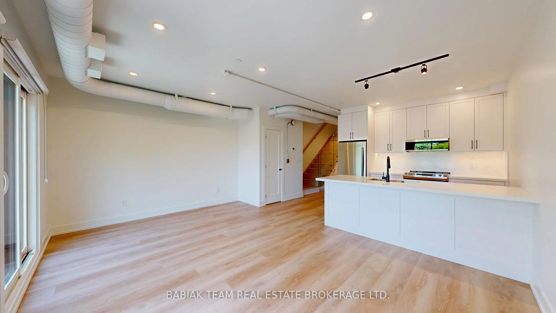 Photo 4 of Unit 302, 656 Annette Street, Toronto, Runnymede-Bloor West Village — HOMEH