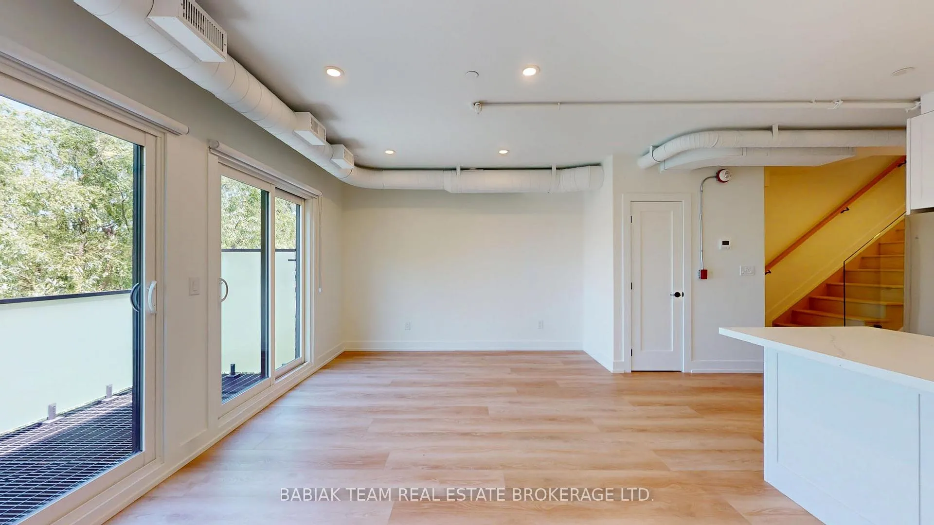Photo 6 of Unit 302, 656 Annette Street, Toronto, Runnymede-Bloor West Village — HOMEH